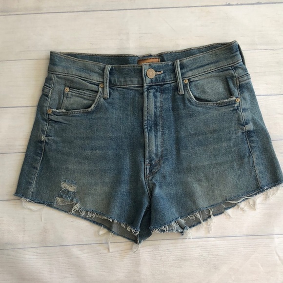 MOTHER The Maverick Chew 10”HR Cutoff Jean Shorts - Picture 2 of 14